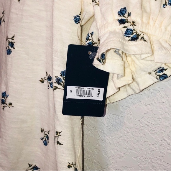 NWT Lucky Brand Cream Floral V Neck Ruffle Blouse Size Medium - Picture 6 of 9